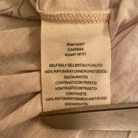 Anthropologie Tiny Mixed Media S/S Paisley Floral V Neck Top Size Medium - Picture 6 of 8